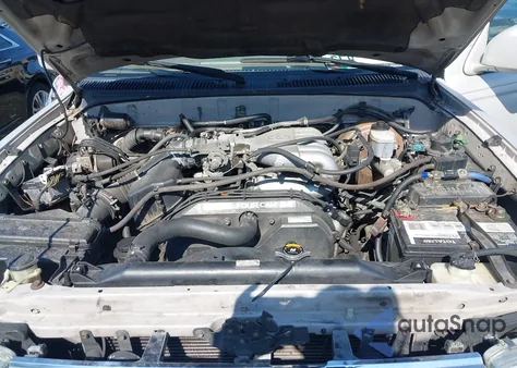 2000 Toyota 4Runner Limited V6 from USA, damaged, VIN JT3GN87R3Y0139297